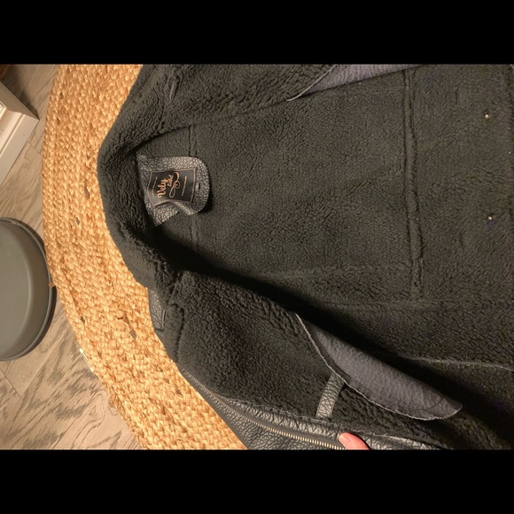 [SOLD] Winter moto jacket! Barely worn - Picture 4 of 5